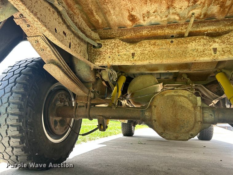 image for item FT6072 1988 Ford F150 XLT Lariat pickup truck