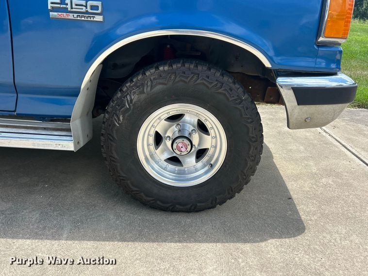 image for item FT6072 1988 Ford F150 XLT Lariat pickup truck