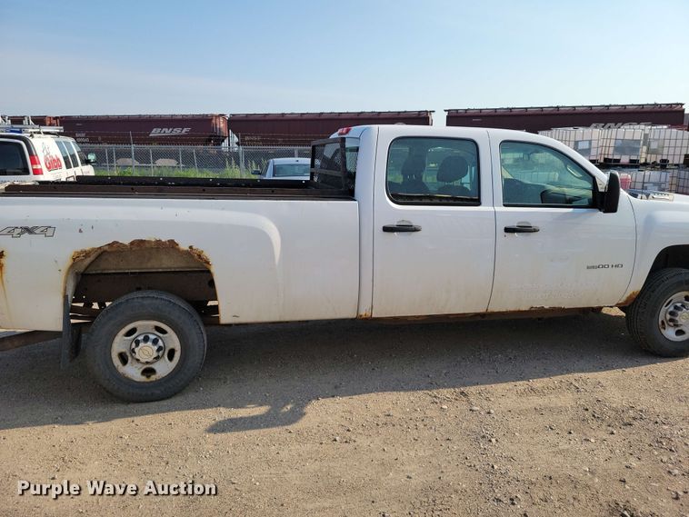 image for item FU0012 2010 Chevrolet 2500HD Crew Cab pickup truck