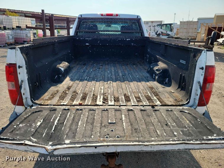 image for item FU0012 2010 Chevrolet 2500HD Crew Cab pickup truck