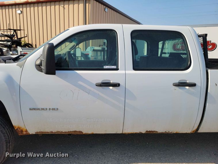 image for item FU0012 2010 Chevrolet 2500HD Crew Cab pickup truck