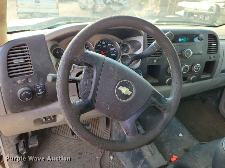 image for item FU0012 2010 Chevrolet 2500HD Crew Cab pickup truck