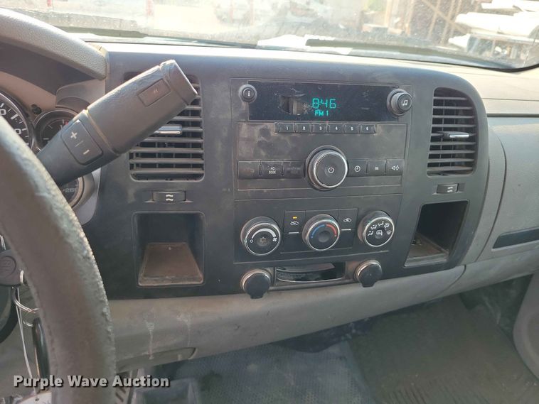 image for item FU0012 2010 Chevrolet 2500HD Crew Cab pickup truck