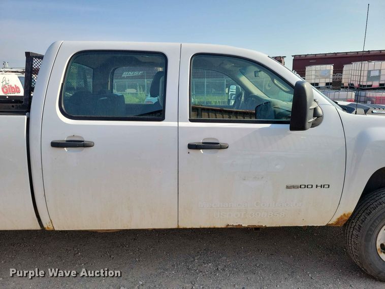 image for item FU0012 2010 Chevrolet 2500HD Crew Cab pickup truck