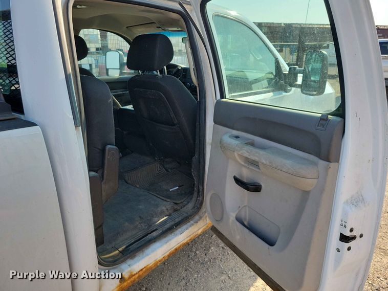 image for item FU0012 2010 Chevrolet 2500HD Crew Cab pickup truck
