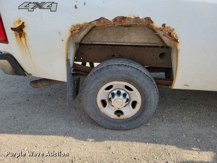image for item FU0012 2010 Chevrolet 2500HD Crew Cab pickup truck