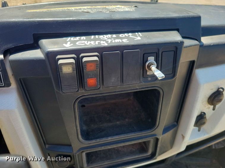 image for item FU0015 Bobcat 3400 utility vehicle
