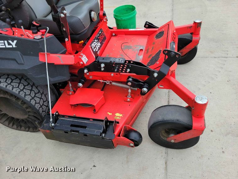 image for item FU0022 Gravely Pro turn 260 ZTR lawn mower