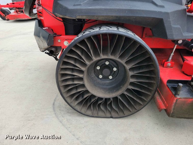 image for item FU0022 Gravely Pro turn 260 ZTR lawn mower