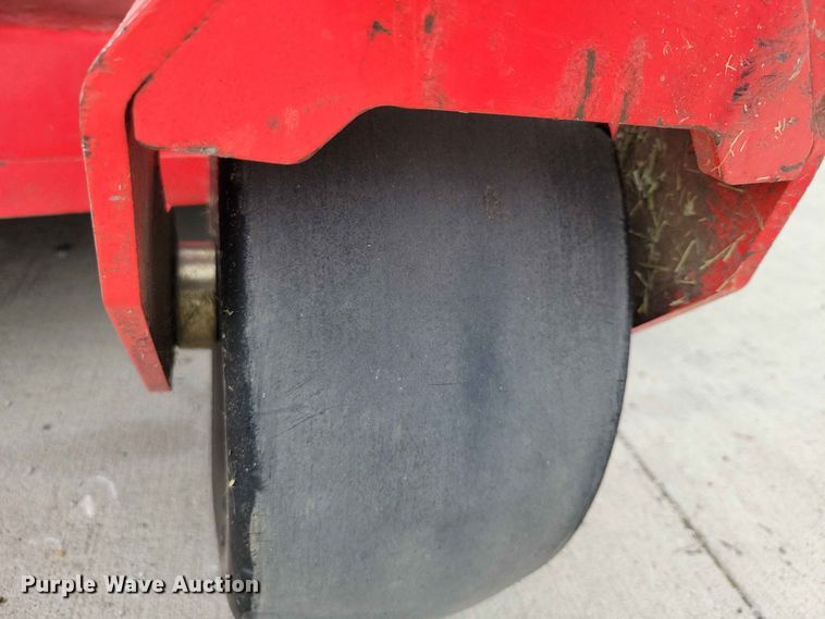 image for item FU0023 Gravely Pro Turn 672 ZTR lawn mower