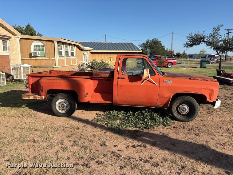 image for item JM9493 1975 Chevrolet C10 pickup truck
