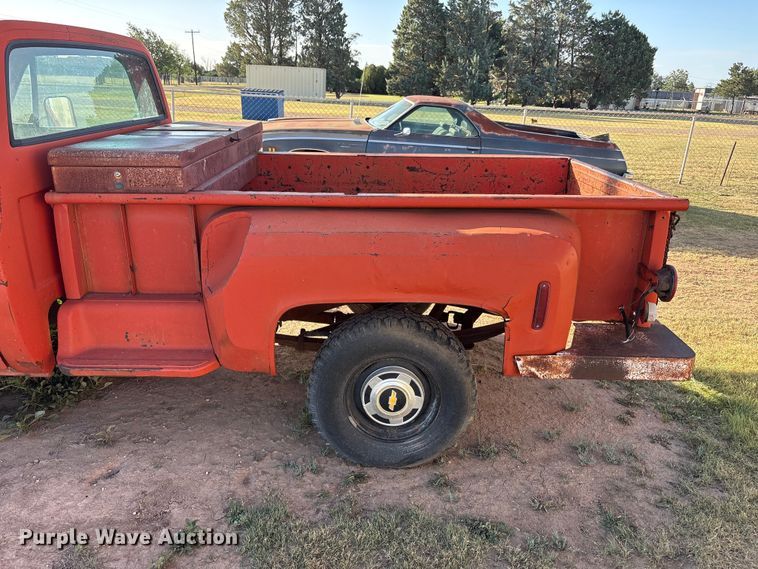 image for item JM9493 1975 Chevrolet C10 pickup truck