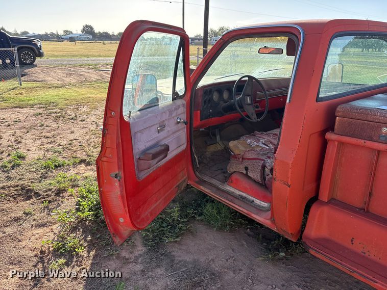 image for item JM9493 1975 Chevrolet C10 pickup truck