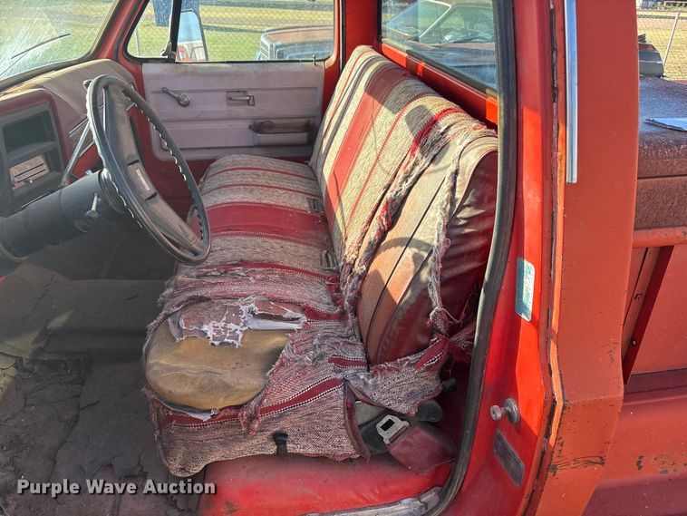 image for item JM9493 1975 Chevrolet C10 pickup truck