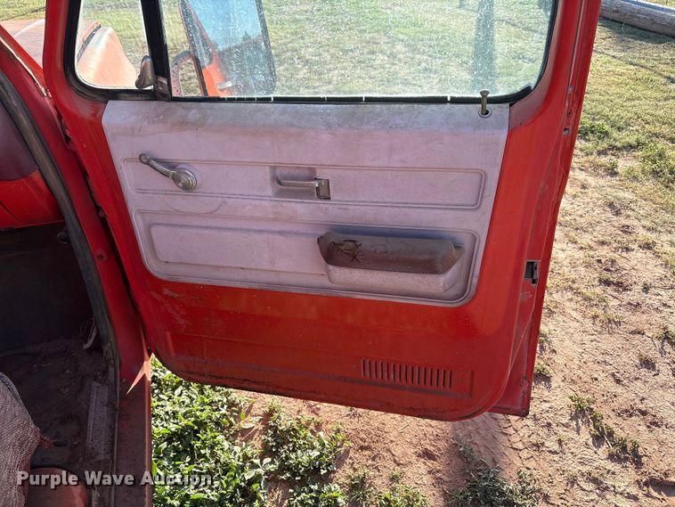 image for item JM9493 1975 Chevrolet C10 pickup truck