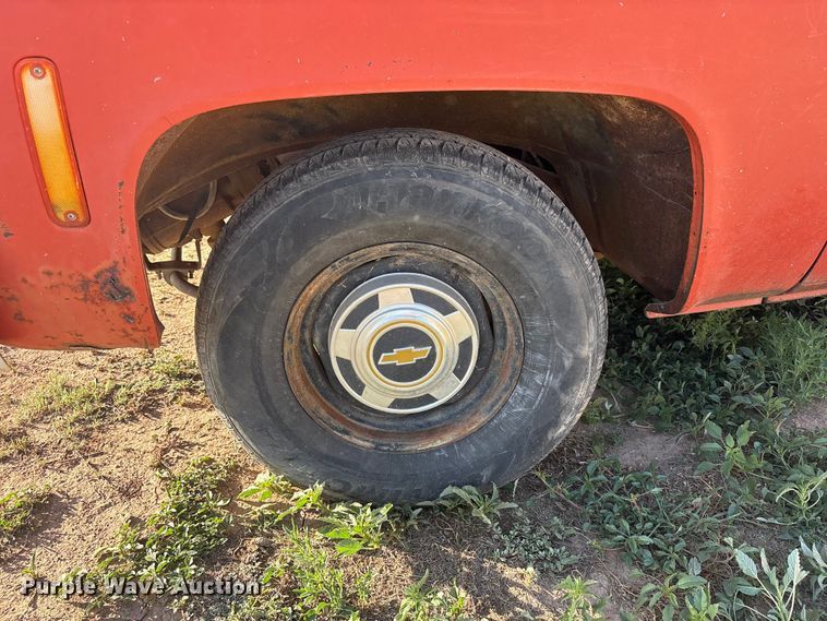 image for item JM9493 1975 Chevrolet C10 pickup truck