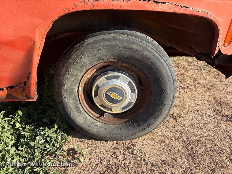 image for item JM9493 1975 Chevrolet C10 pickup truck