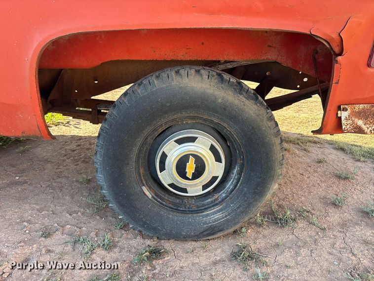 image for item JM9493 1975 Chevrolet C10 pickup truck