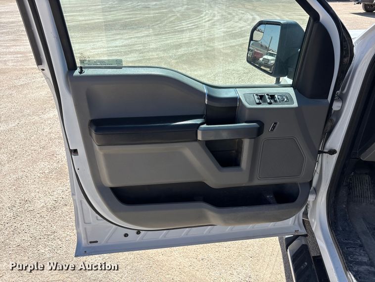 image for item JM9518 2018 Ford F150 Crew Cab pickup truck