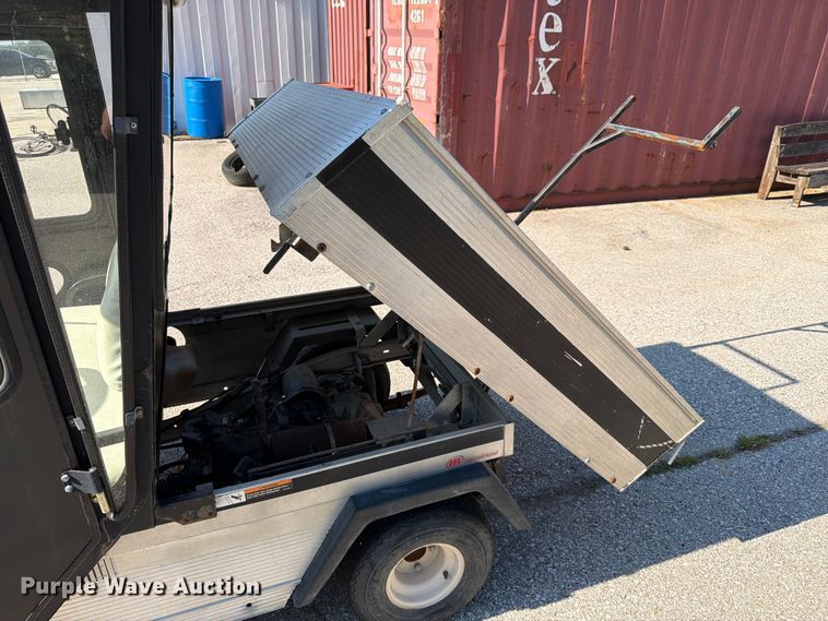 image for item MQ9033 2012 Club Car Cafe Express golf cart