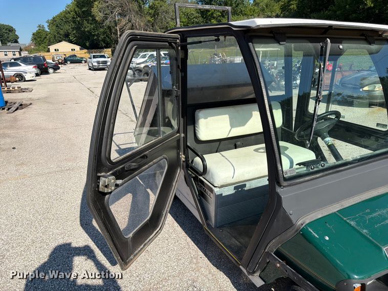 image for item MQ9033 2012 Club Car Cafe Express golf cart