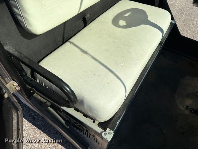 image for item MQ9033 2012 Club Car Cafe Express golf cart