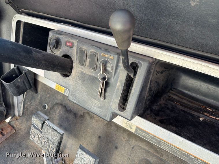 image for item MQ9033 2012 Club Car Cafe Express golf cart