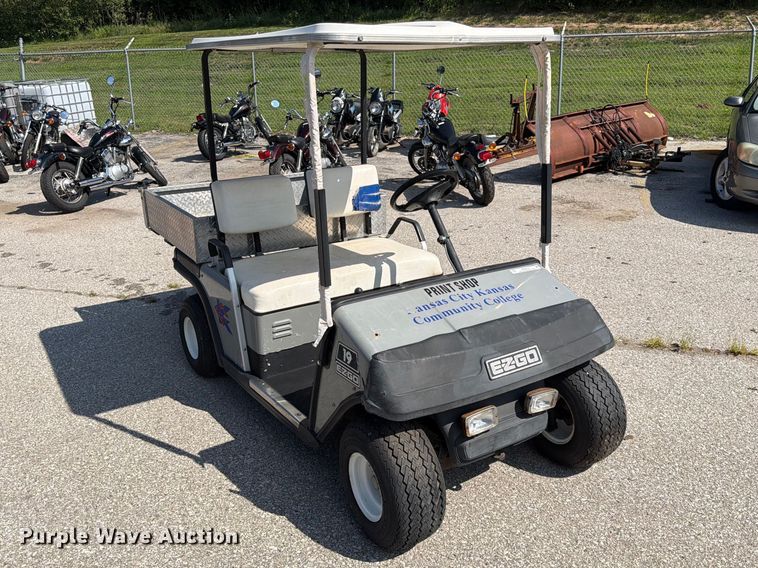 image for item MQ9035 1992 EZ-GO golf cart