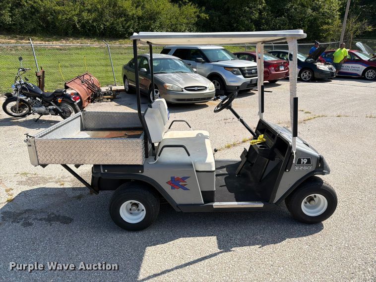 image for item MQ9035 1992 EZ-GO golf cart