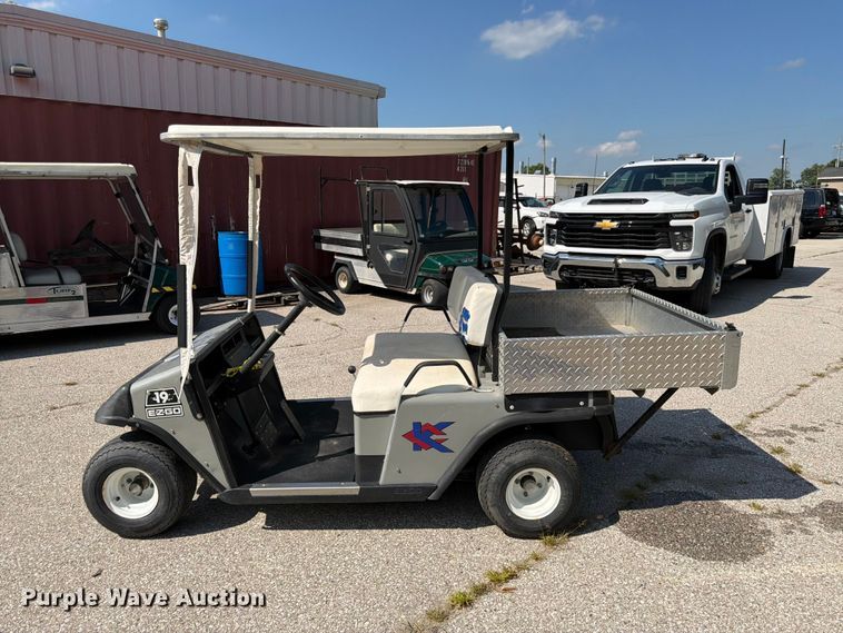 image for item MQ9035 1992 EZ-GO golf cart