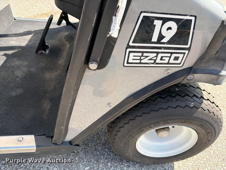 image for item MQ9035 1992 EZ-GO golf cart