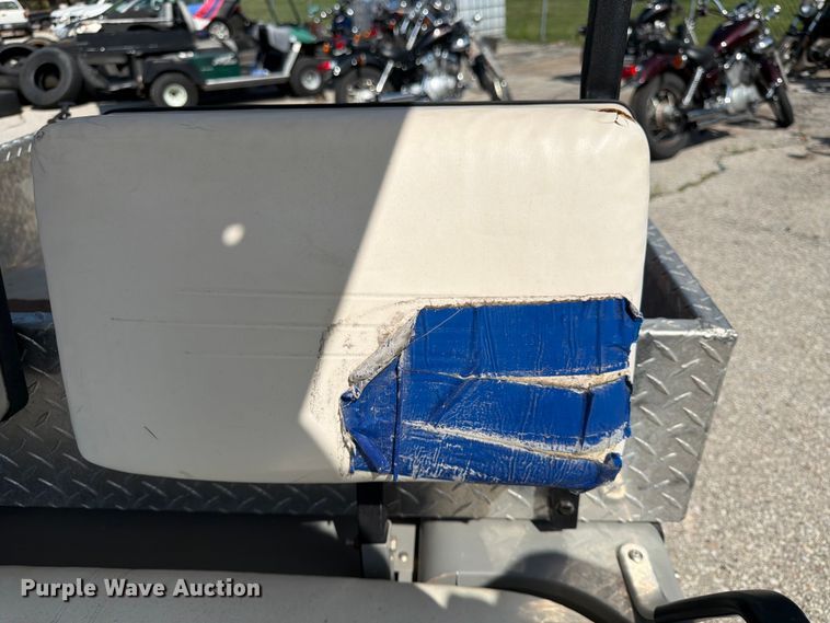 image for item MQ9035 1992 EZ-GO golf cart