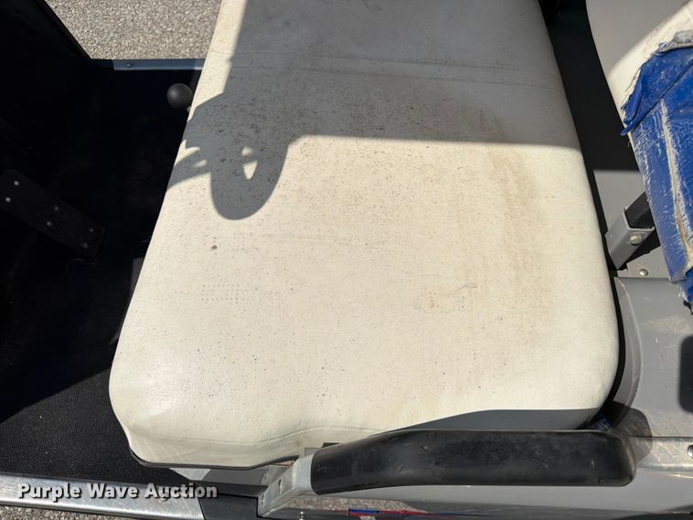 image for item MQ9035 1992 EZ-GO golf cart