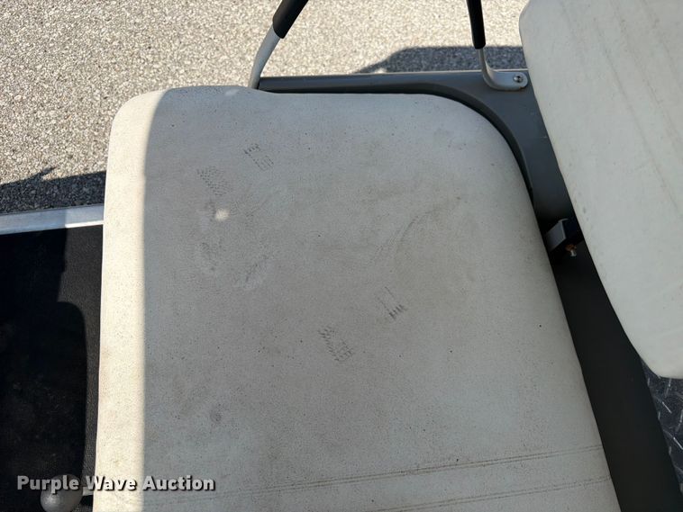 image for item MQ9035 1992 EZ-GO golf cart