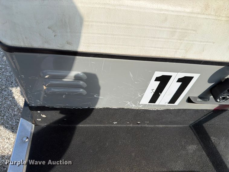 image for item MQ9035 1992 EZ-GO golf cart