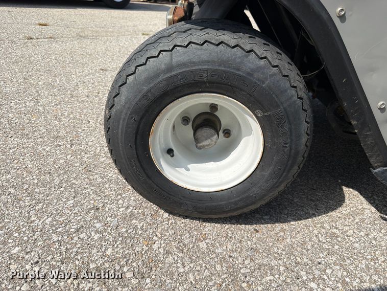image for item MQ9035 1992 EZ-GO golf cart