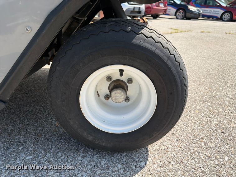 image for item MQ9035 1992 EZ-GO golf cart