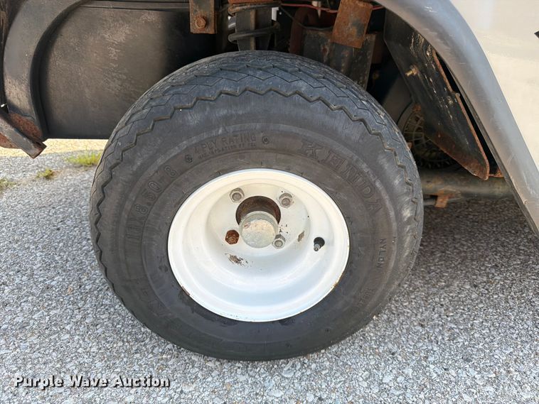 image for item MQ9035 1992 EZ-GO golf cart