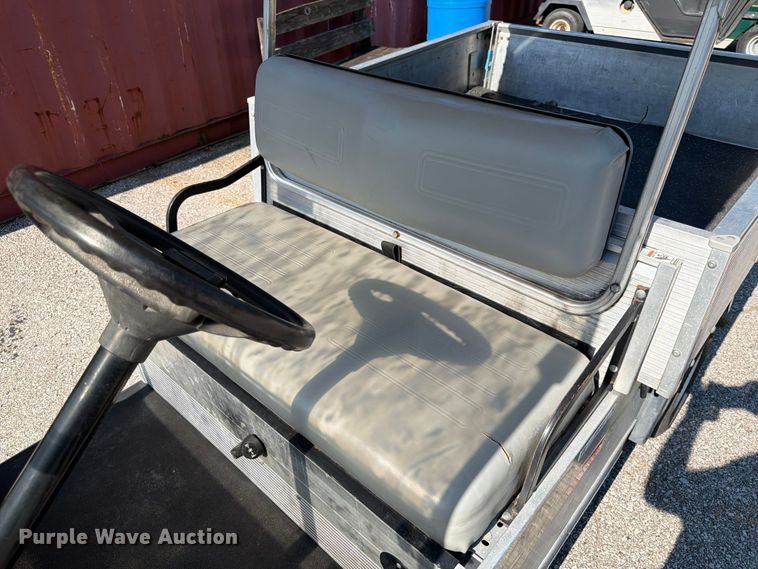 image for item MQ9041 2006 Club Car Turf 2 golf cart