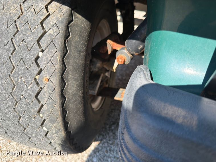 image for item MQ9041 2006 Club Car Turf 2 golf cart