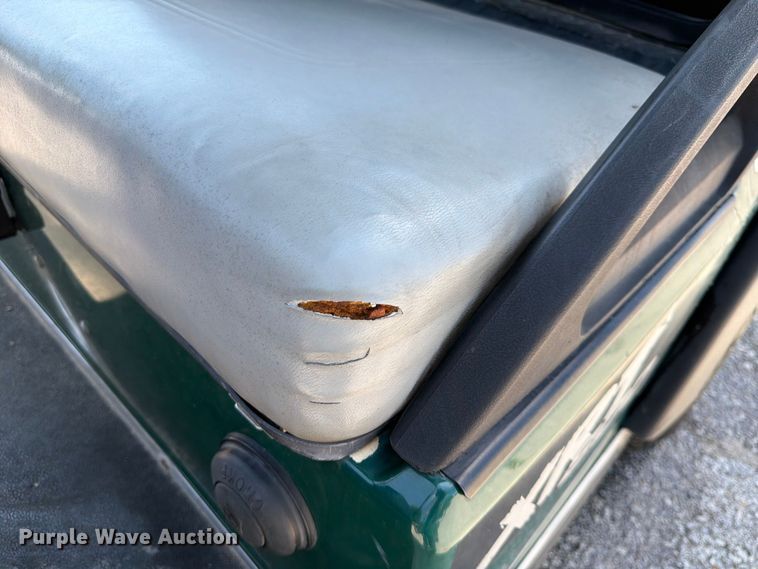 image for item MQ9042 2006 Club Car golf cart