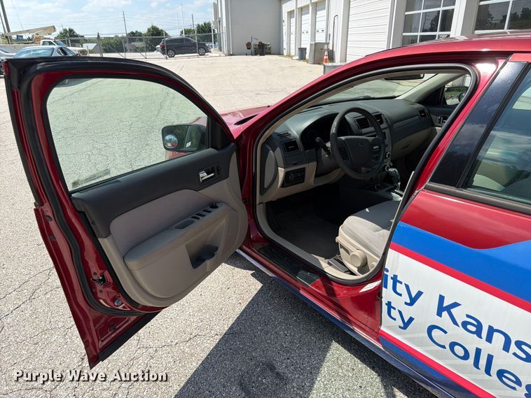 image for item MQ9046 2010 Ford Fusion 