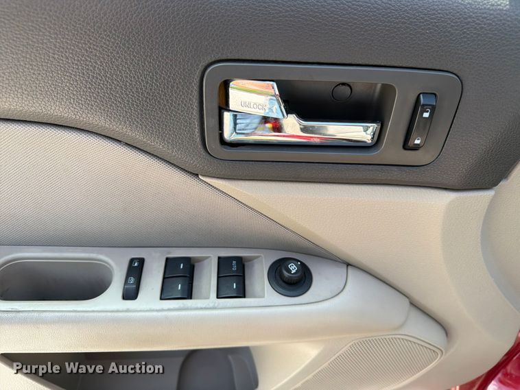 image for item MQ9046 2010 Ford Fusion 