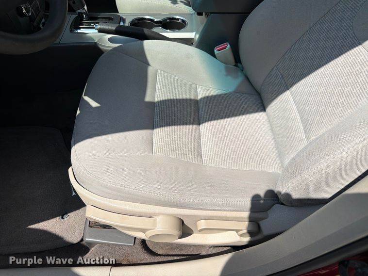 image for item MQ9046 2010 Ford Fusion 