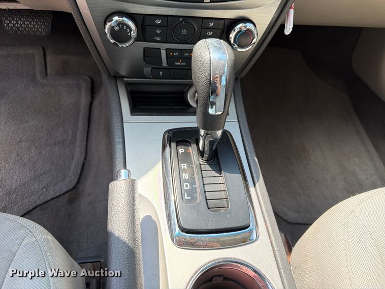 image for item MQ9046 2010 Ford Fusion 