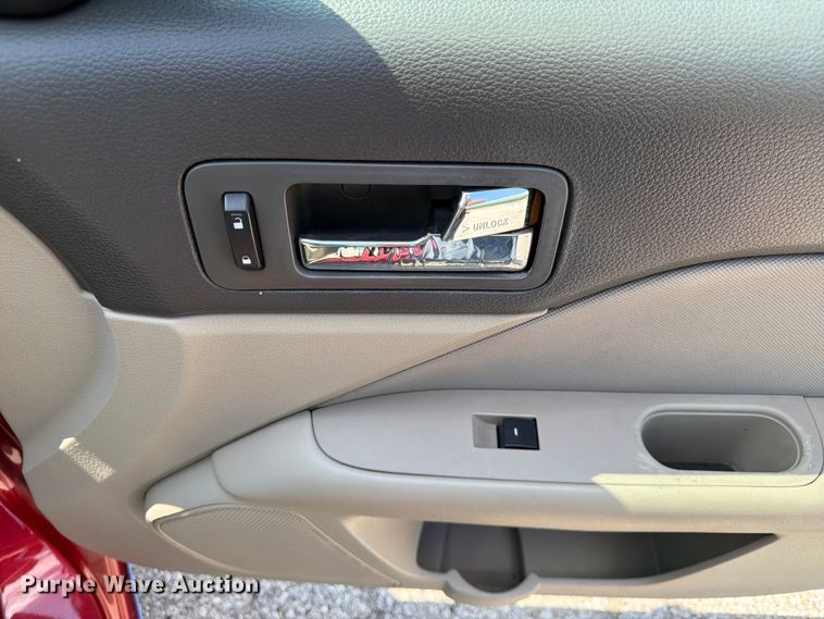 image for item MQ9046 2010 Ford Fusion 