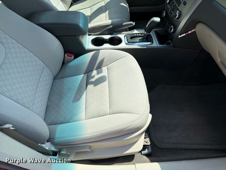 image for item MQ9046 2010 Ford Fusion 