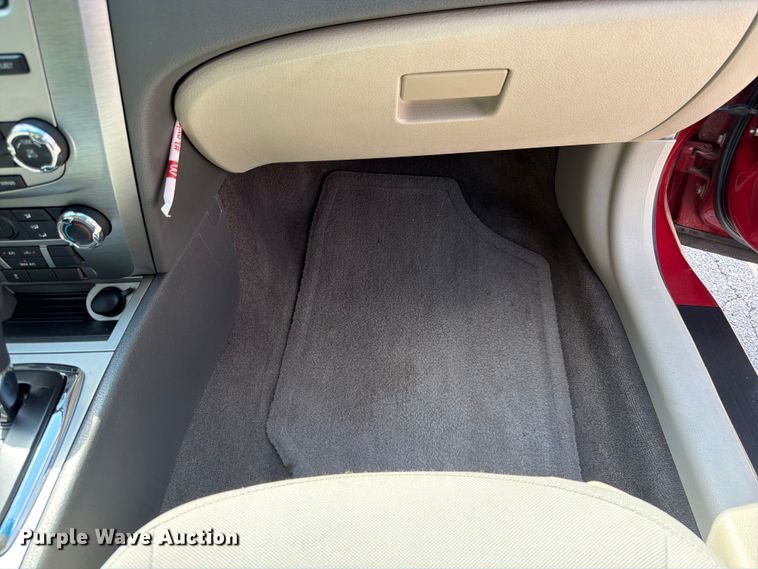 image for item MQ9046 2010 Ford Fusion 