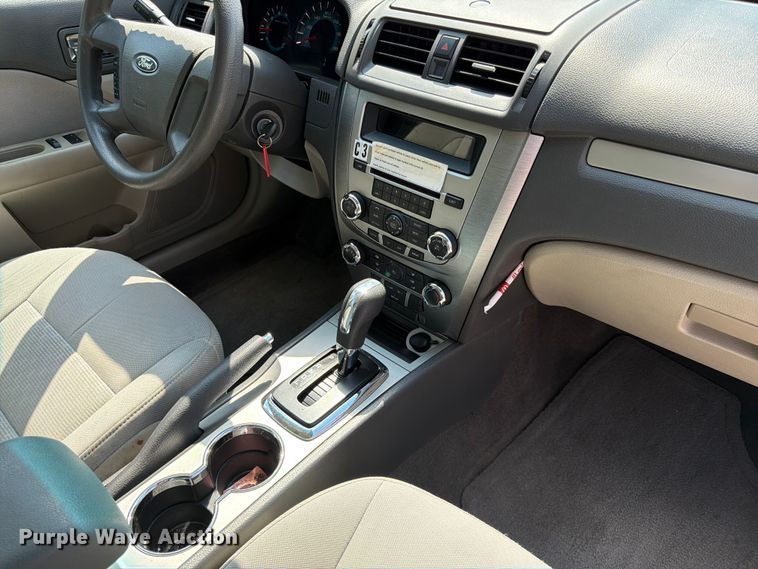 image for item MQ9046 2010 Ford Fusion 