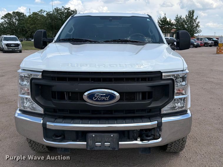 image for item MZ9722 2021 Ford F250 Super Duty XL Ext. Cab pickup truck